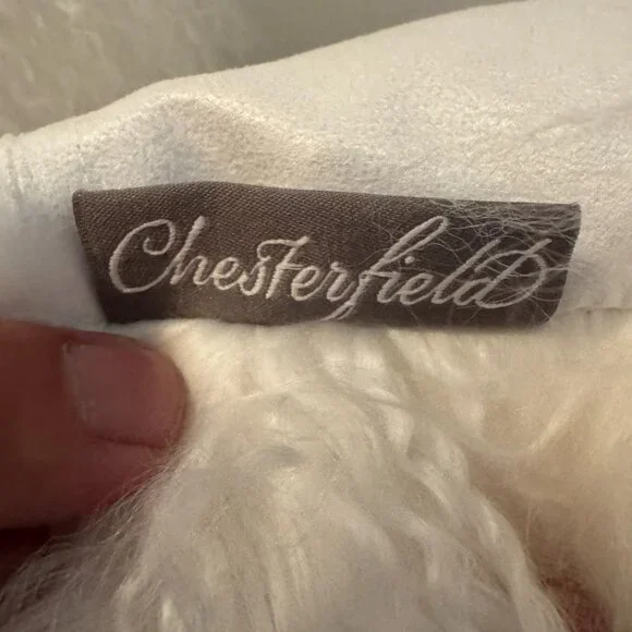 Throw Pillow Mongolian Fur / Tibetan Lamb Throw Pillow – White – 18x18 - Picture 2 of 11